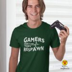GAMERS DONT DIE THEY RESPAWN majica s natpisom 0324 crna