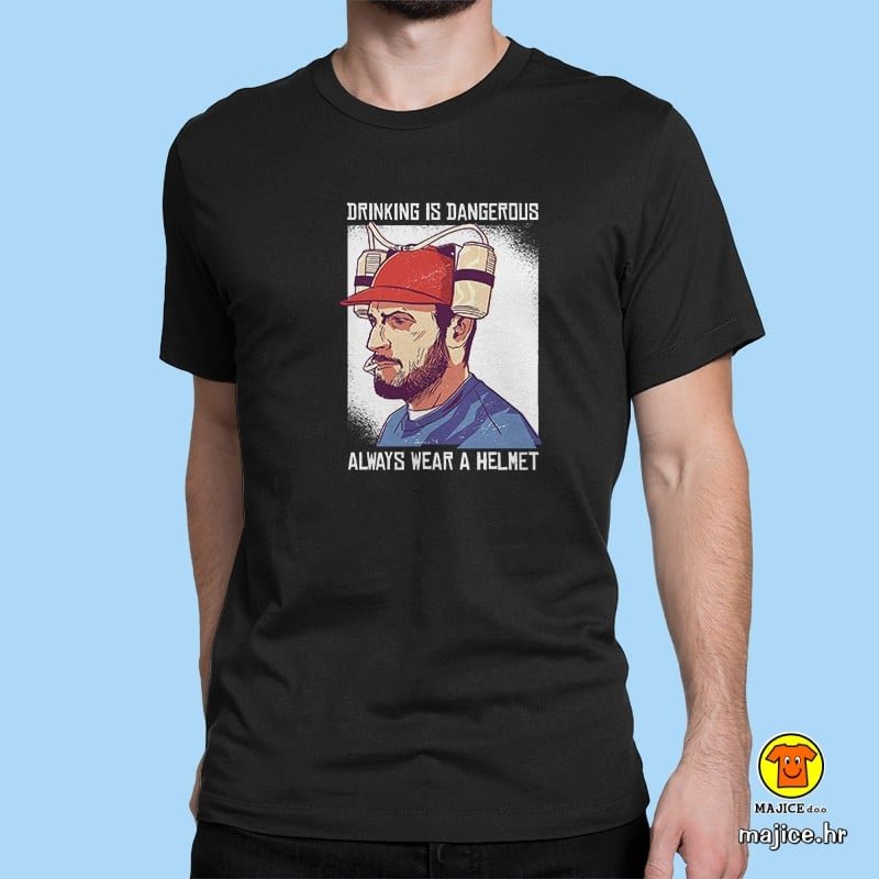 0431-maj-DRINKING IS DANGEROUS ALWAYS WEAR A HELMET CRNA DRINKING IS DANGEROUS ALWAYS WEAR A HELMET | majica s natpisom crna