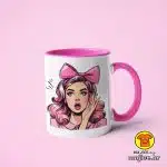 0586-POPART GIRL v7 šalica s natpisom