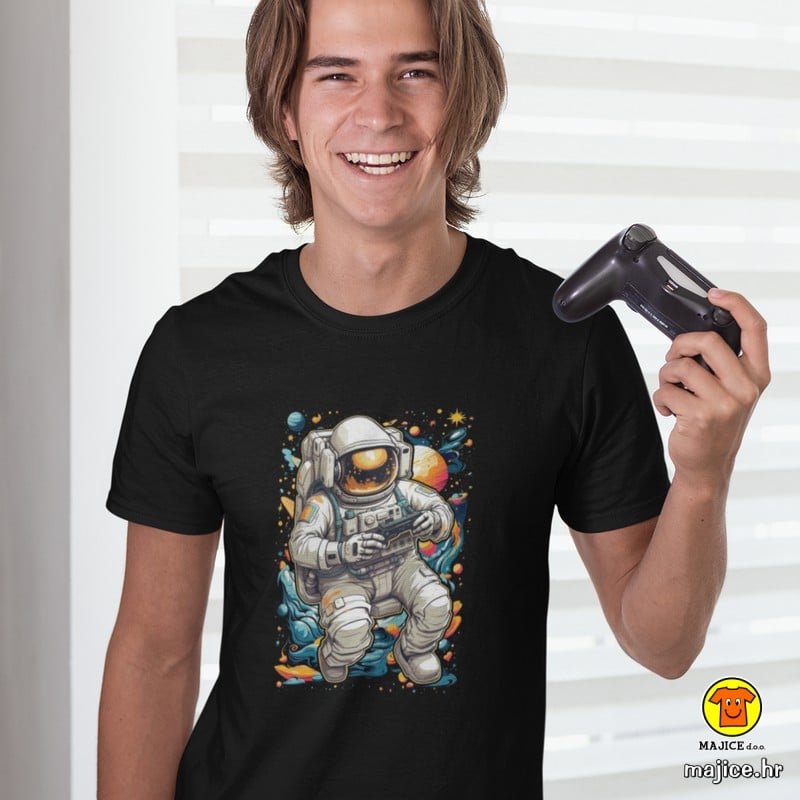 00583-maj-GAMER-ASTRONAUT-crna.jpg