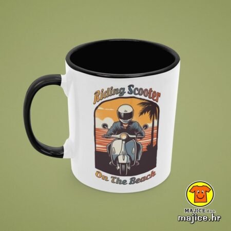 RIDING SCOOTER ON THE BEACH VESPA v1 | šalica s natpisom