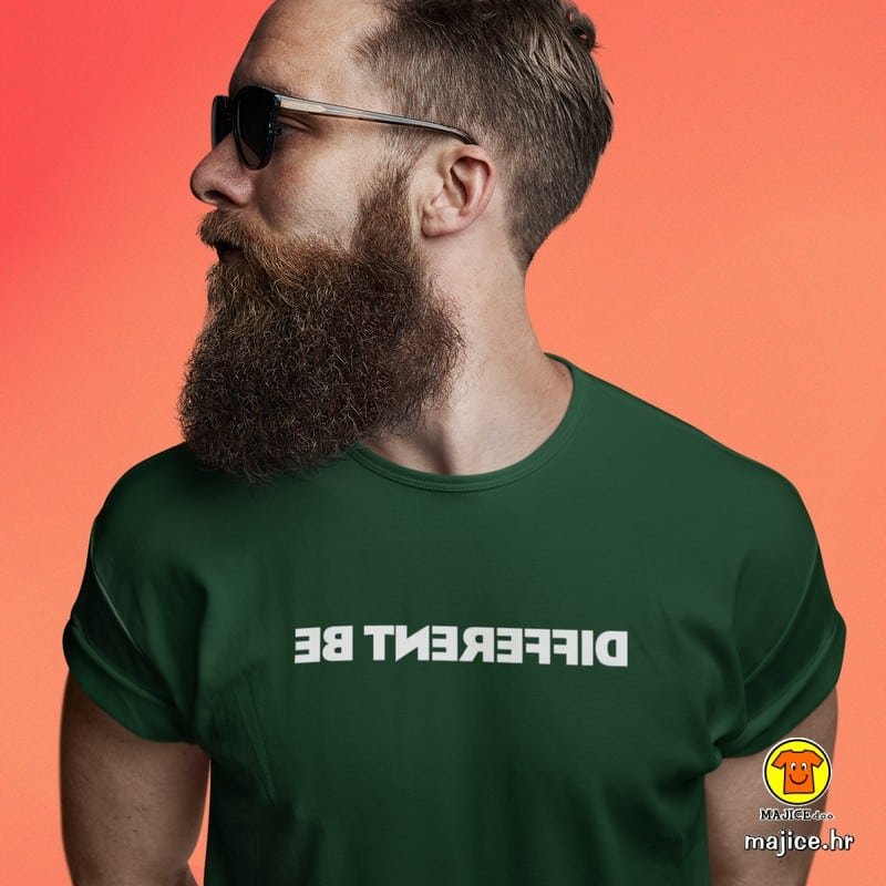 BE-DIFFERENT-majica-s-natpisom-0253-zelena.jpg