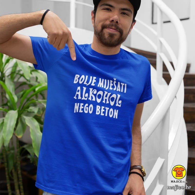 BOLJE-MIJESATI-ALKOHOL-NEGO-BETON-majica-sa-natpisom-071-plava.jpg