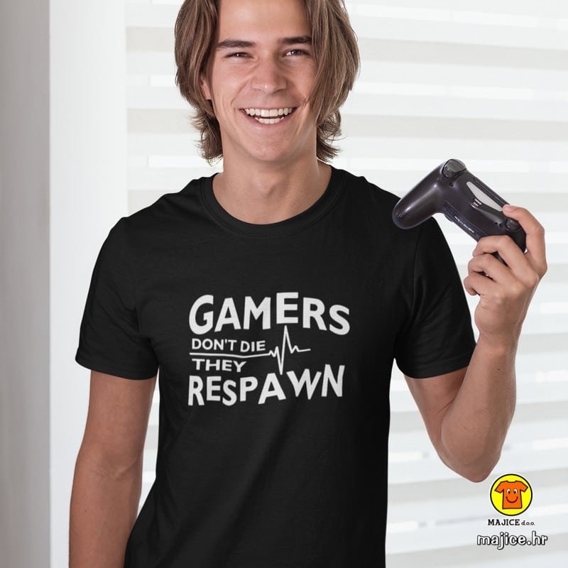 GAMERS-DONT-DIE-THEY-RESPAWN-majica-s-natpisom-0324-crna.jpg