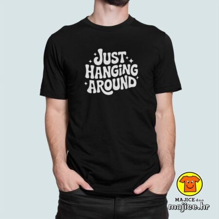 JUST HANGING AROUND majica s natpisom 00800 crna