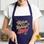 KAKVA SI U KUHINJI LIJEPA pregača s natpisom 0031 crna