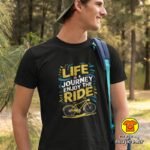 LIFE IS A JOURNEY ENJOY THE RIDE majica s natpisom 00773 crna