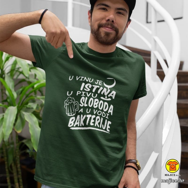 U-VINU-JE-ISTINA-U-PIVU-SLOBODA-A-U-VODI-BAKTERIJE-majica-s-natpisom-0230-zelena.jpg