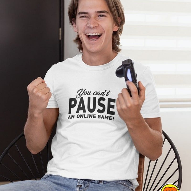 YOU-CANT-PAUSE-AN-ONLINE-GAME-majica-s-natpisom-0363-bijela.jpg
