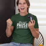 YOU-CANT-PAUSE-AN-ONLINE-GAME-majica-s-natpisom-0363-crna.jpg