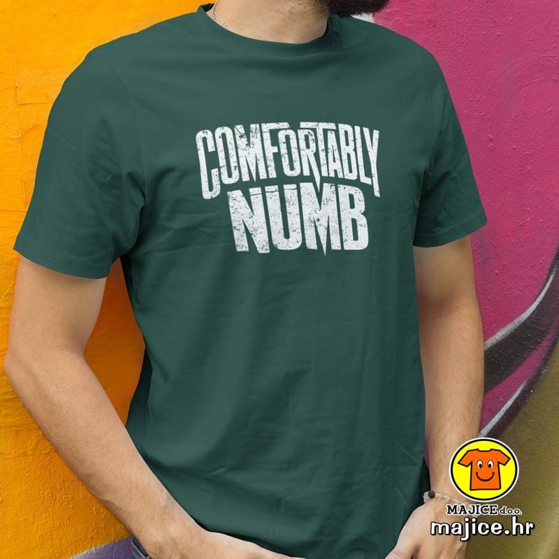 COMFORTABLY NUMB majica s natpisom 00812 zelena COMFORTABLY NUMB | majica s natpisom zelena