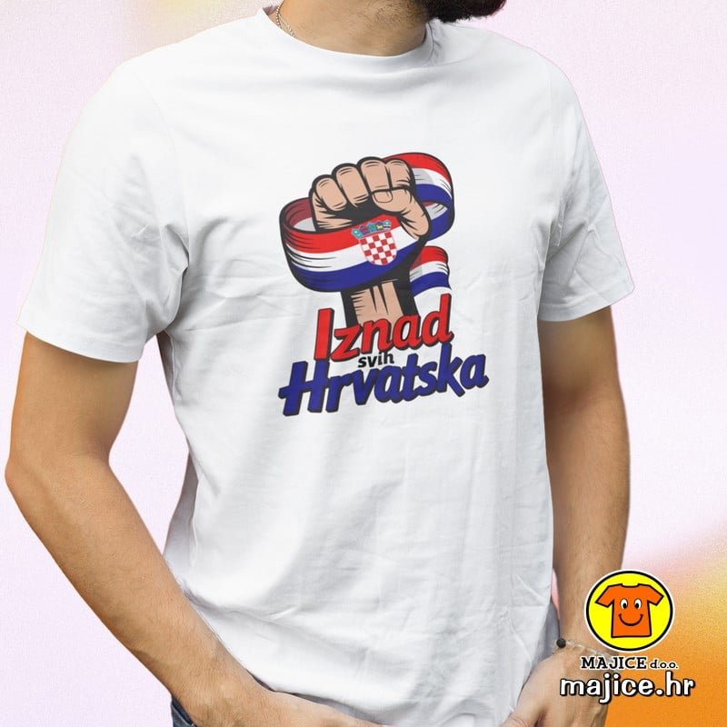 IZNAD SVIH HRVATSKA majica s natpisom 00818 bijela IZNAD SVIH HRVATSKA majica s natpisom 00818 bijela