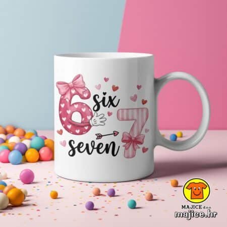 0752-SIX SEVEN 67 šalica s natpisom
