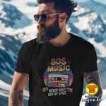80S MUSIC NEVER GOES OUT OD STYLE majica s natpisom 00856 crna