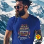 80S MUSIC NEVER GOES OUT OD STYLE majica s natpisom 00856 crna