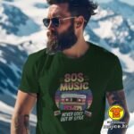 80S MUSIC NEVER GOES OUT OD STYLE majica s natpisom 00856 crna