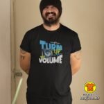 TURN UP THE VOLUME majica s natpisom 00836 crna