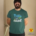 TURN UP THE VOLUME majica s natpisom 00836 crna